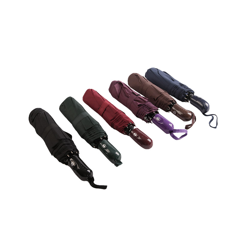 Regenfester, dreifach faltbarer Regenschirm aus Pongee in dunkler Farbe – 0E6B0491