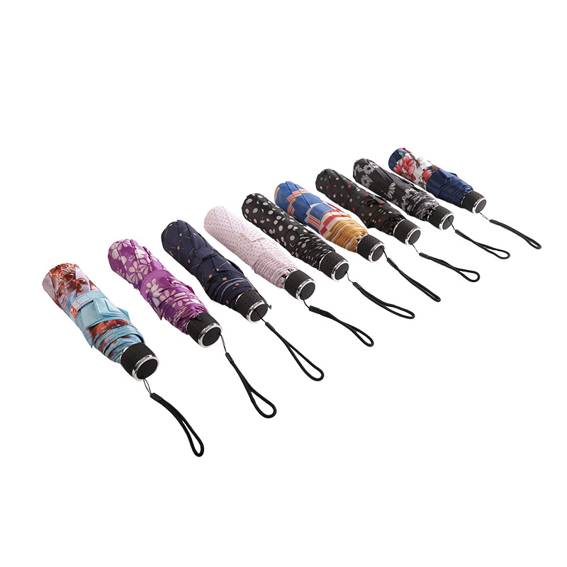 Mini Polka Dots Pongee Dreifach-Regenschirm – 0E6B0499