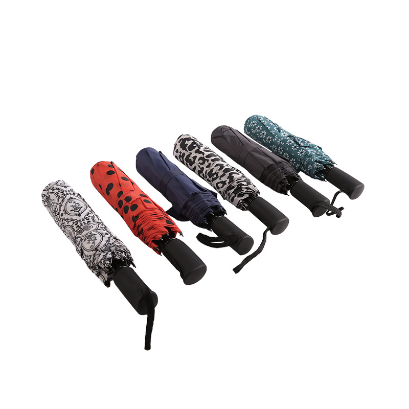 Grüner, frischer, floraler Pongee-Dreifach-Regenschirm – 0E6B0512