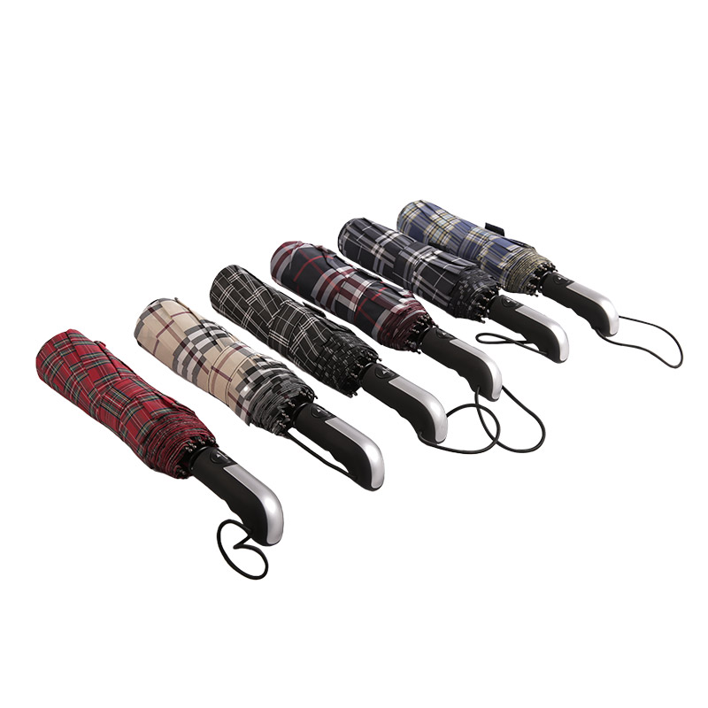 Dunkelgestreifter karierter Pongee-Dreifach-Regenschirm – 0E6B0533